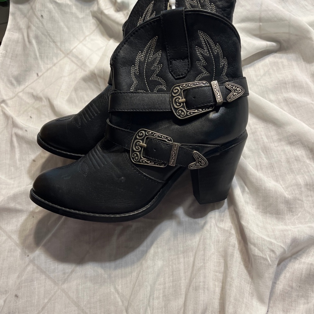 Boots Dingo Black Dog